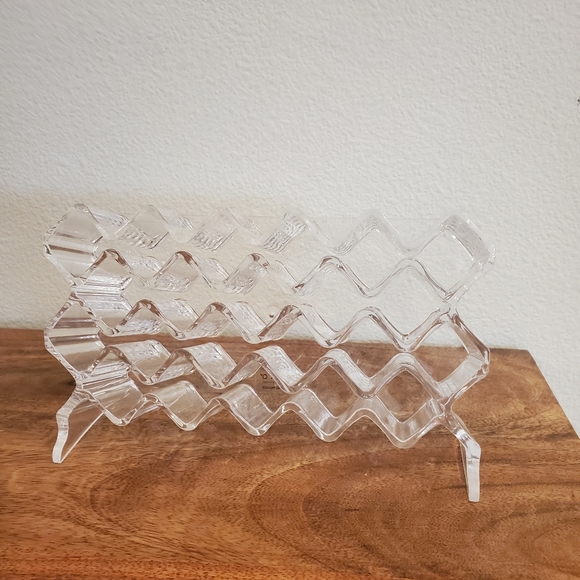 Acrylic Lipstick Holder💄 - Picture 4 of 4